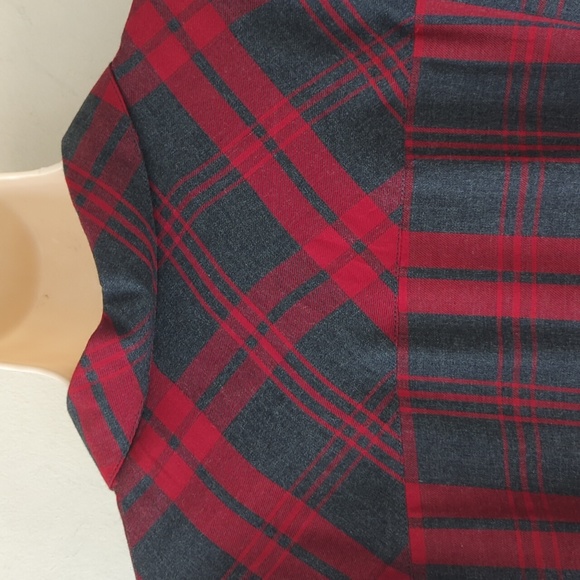 Cabi Cunningham Popover Top - Picture 12 of 15